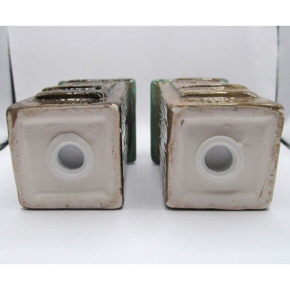 Novelty Outhouse Shaped Salt and Pepper Ceramic Shaker Set - Picture 6 of 10